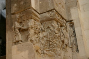 St.Paul Trois Chateaux　壁面彫刻