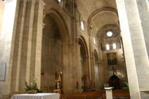 St.Paul Trois Chateaux　身廊
