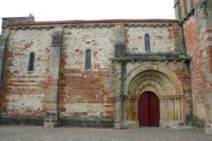 Agonges　教会堂側面