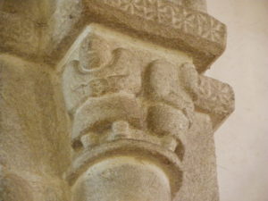 Fouesnant　柱頭彫刻