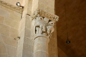 Lescar 柱頭彫刻