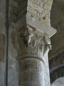 Varenの柱頭彫刻