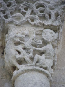 Corme Ecluseの柱頭彫刻