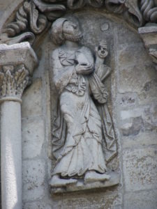 Angoulemeのファサード彫刻