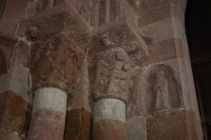 Bozoulsの柱頭彫刻