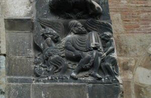 Toulouse / St.Serninの扉口彫刻
