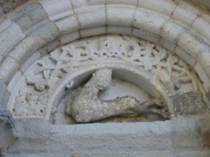 Montmoreau St.Cybardの扉口彫刻
