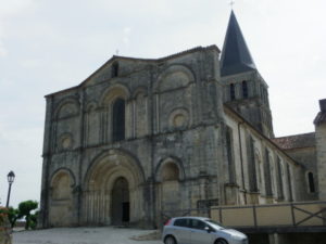 St.Amant de Boixeの教会堂正面