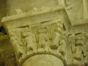 Aulnayの柱頭彫刻