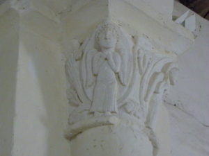 St.Colombeの柱頭彫刻