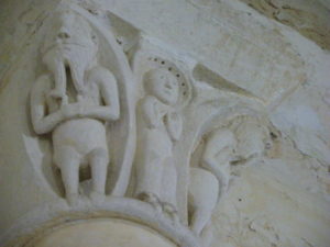 St.Colombeの柱頭彫刻