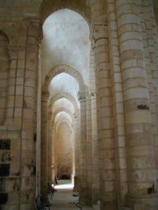 Villesalemの側廊