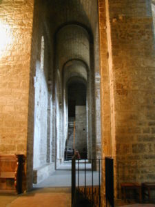 St.Guilhem le Desertの側廊