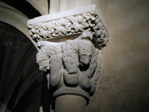 Rieux Minervoisの柱頭彫刻