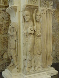 St.Guilhem le Desertの彫刻