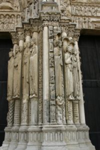 Chartres　人像円柱