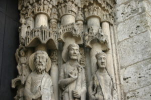 Chartres　扉口彫刻