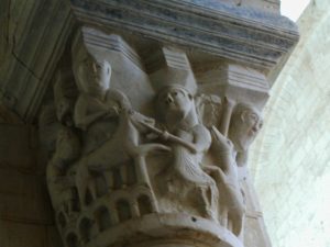 St.Genouの柱頭彫刻