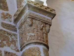Vesdunの柱頭彫刻