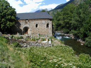Vall de Aneu / Isil　教会堂側面