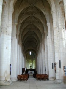 St.Jouin de Marnes　身廊