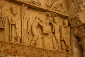 La Charite sur Loire　楣