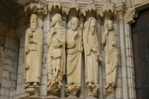 Chartres　北袖廊扉口　人像円柱