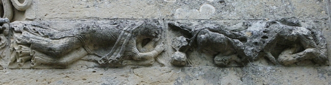 Nuaille sur Boutonne 扉口彫刻